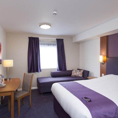 Premier Inn Birmingham City - Aston Exterior foto
