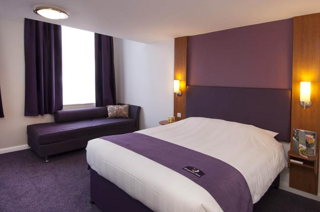 Premier Inn Birmingham City - Aston Exterior foto
