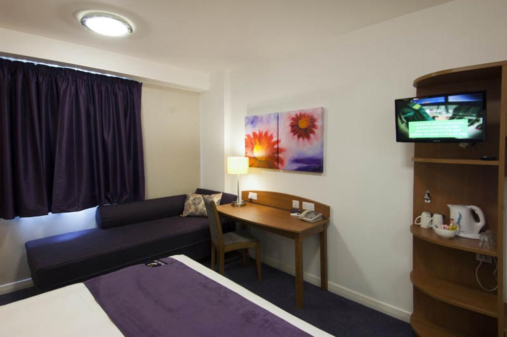 Premier Inn Birmingham City - Aston Habitación foto