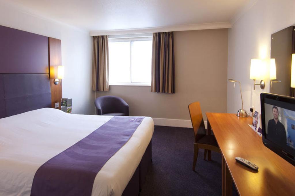 Premier Inn Birmingham City - Aston Habitación foto